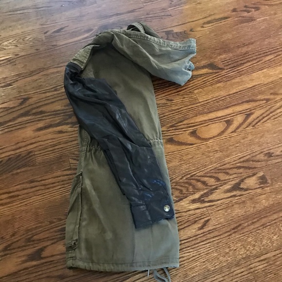 The perfect Aritzia Talula Jacket for fall!!🍁 - Picture 5 of 6